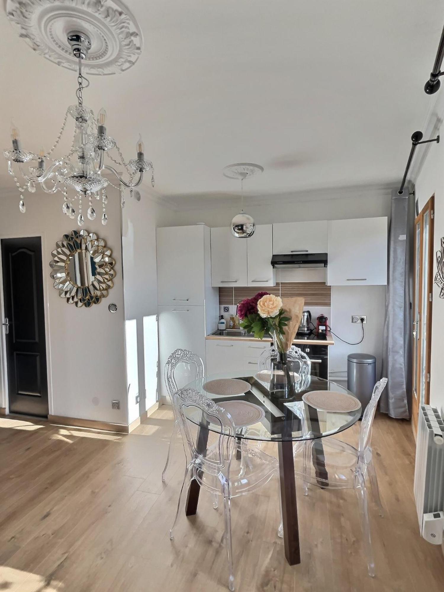 Apartment De Charme Avec Balcon Au Pied Des Commerces Beziers